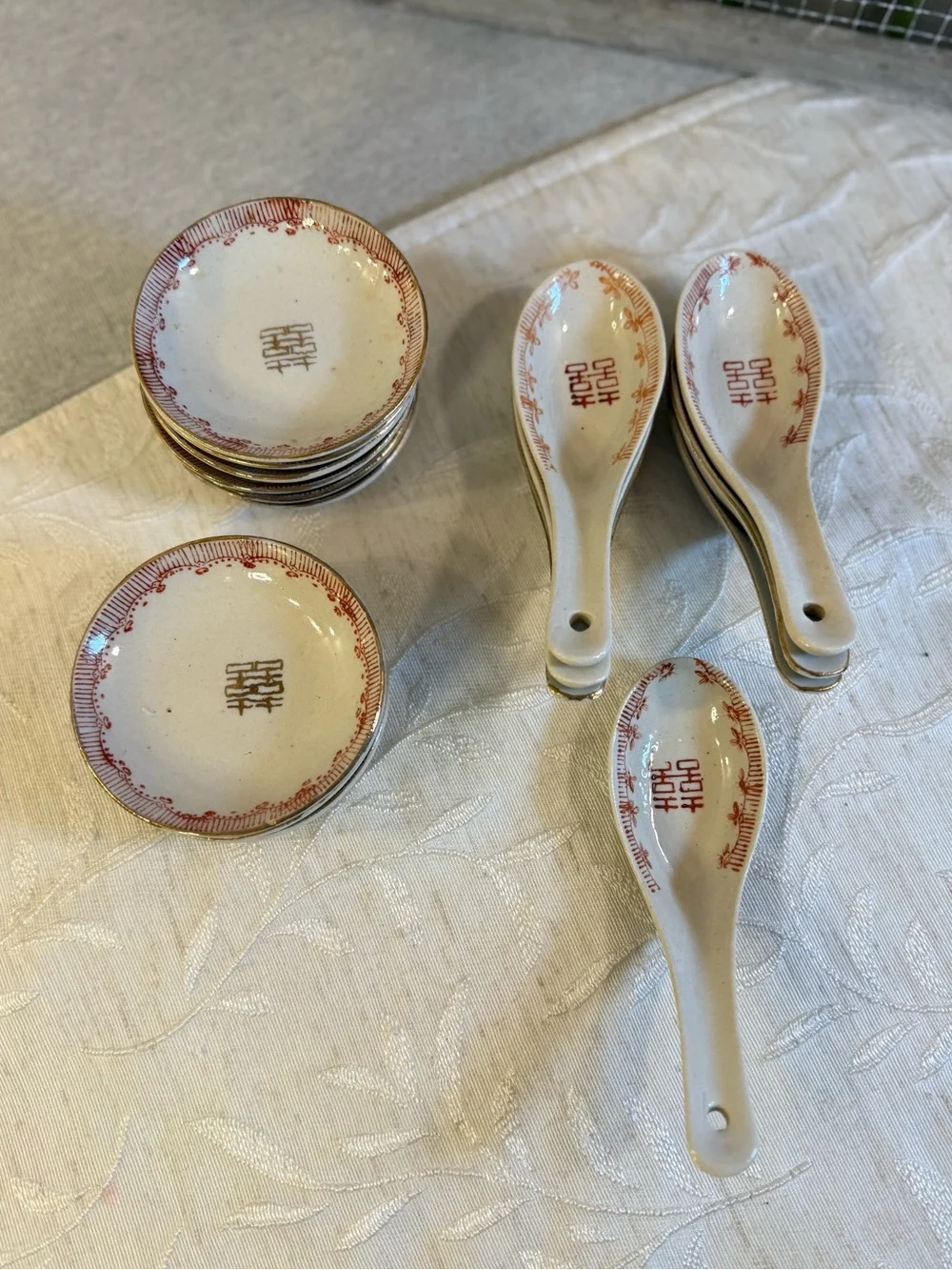 18Pc Vintage Double Happiness Porcelain Set: 11 Sauce Dishes, 7 Dumpling Spoons.